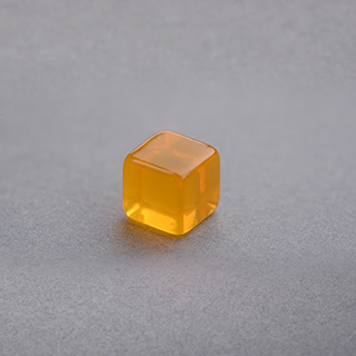 Plastic Cube Yellow 8mm